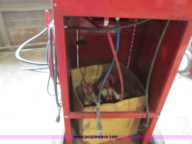 image for item AK9996 Snap-On ACT-3000 refrigerant recovery unit