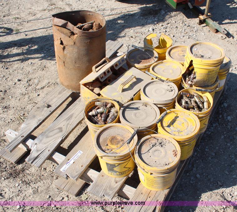 image for item AU9351 Rock saw bits and sockets