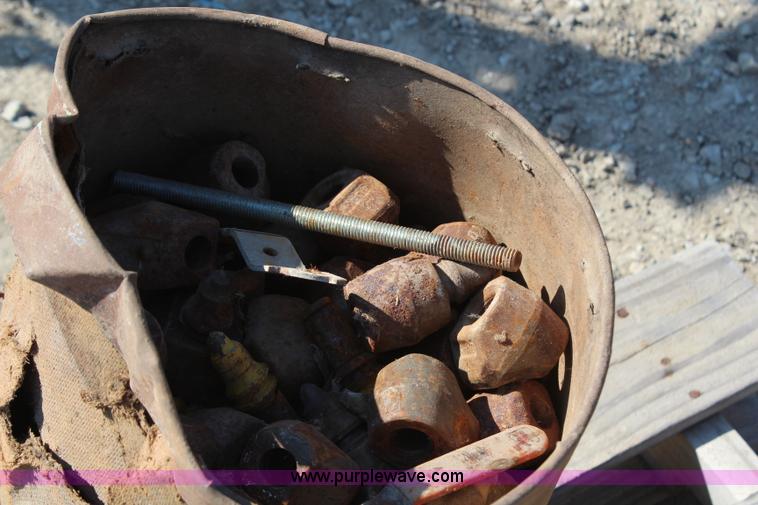 image for item AU9351 Rock saw bits and sockets