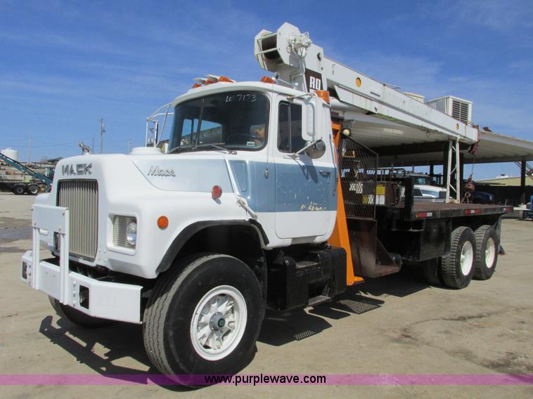 image for item B5799 1986 Mack DM686S crane truck