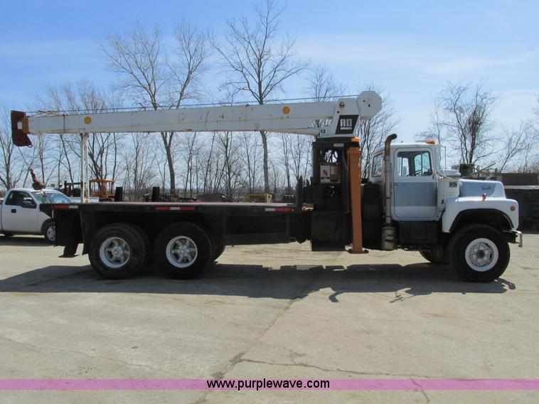 image for item B5799 1986 Mack DM686S crane truck
