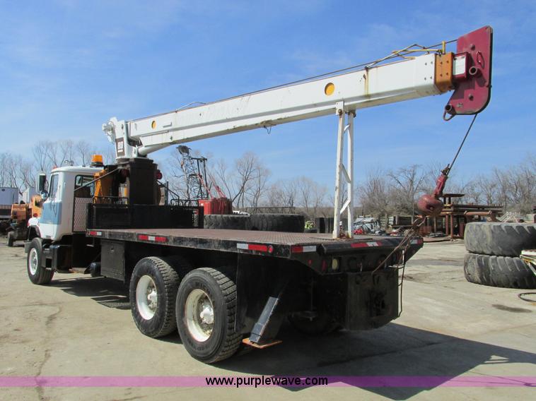 image for item B5799 1986 Mack DM686S crane truck