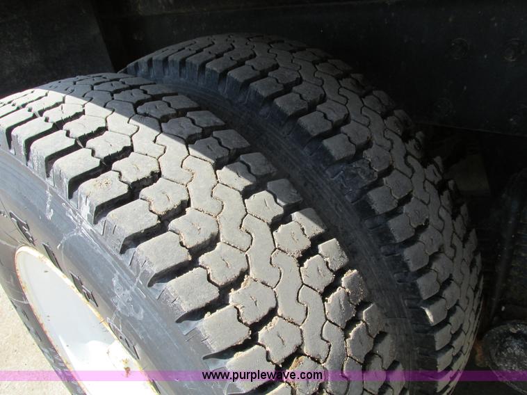 image for item B5799 1986 Mack DM686S crane truck