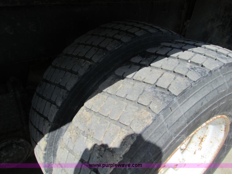 image for item B5799 1986 Mack DM686S crane truck