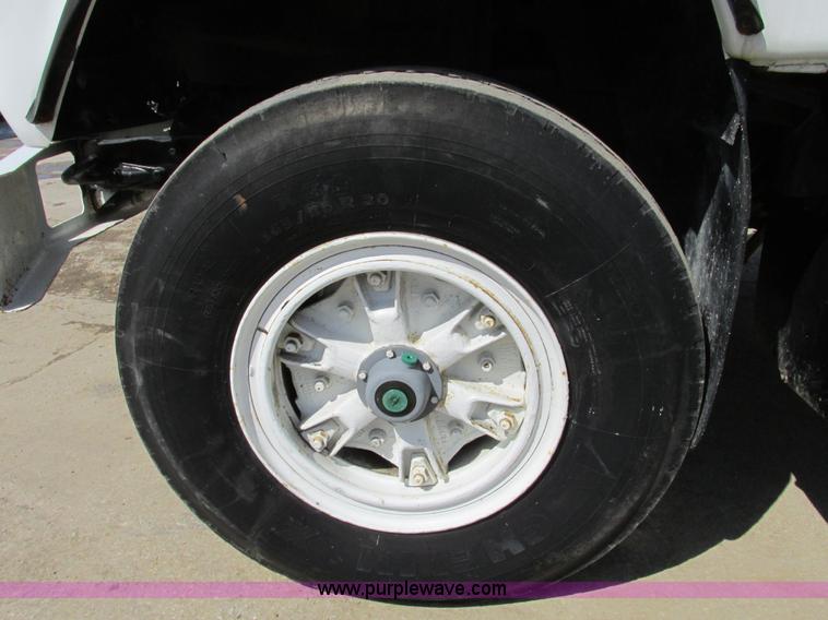 image for item B5799 1986 Mack DM686S crane truck