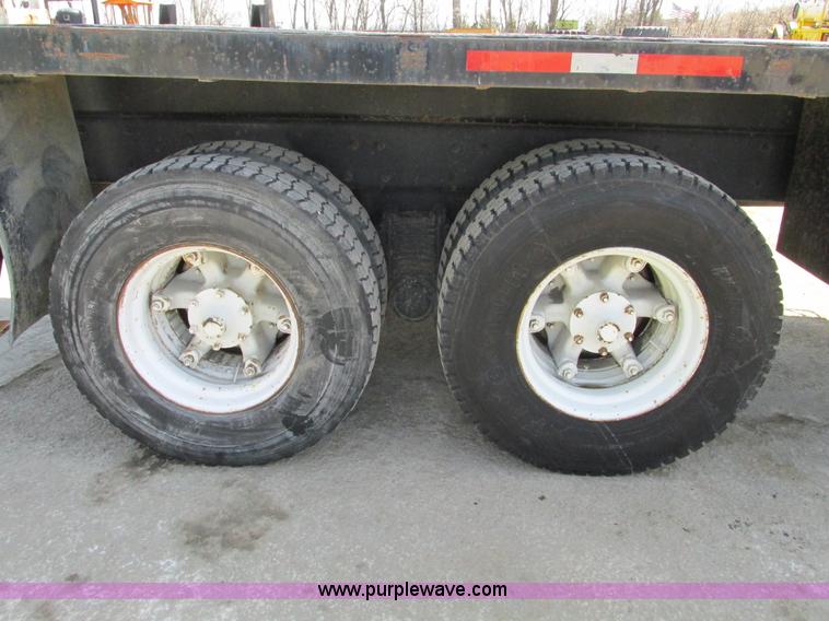 image for item B5799 1986 Mack DM686S crane truck