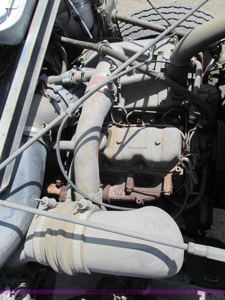 image for item B5799 1986 Mack DM686S crane truck