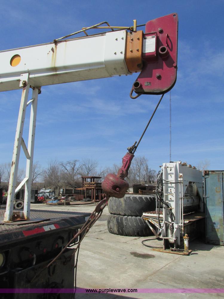 image for item B5799 1986 Mack DM686S crane truck