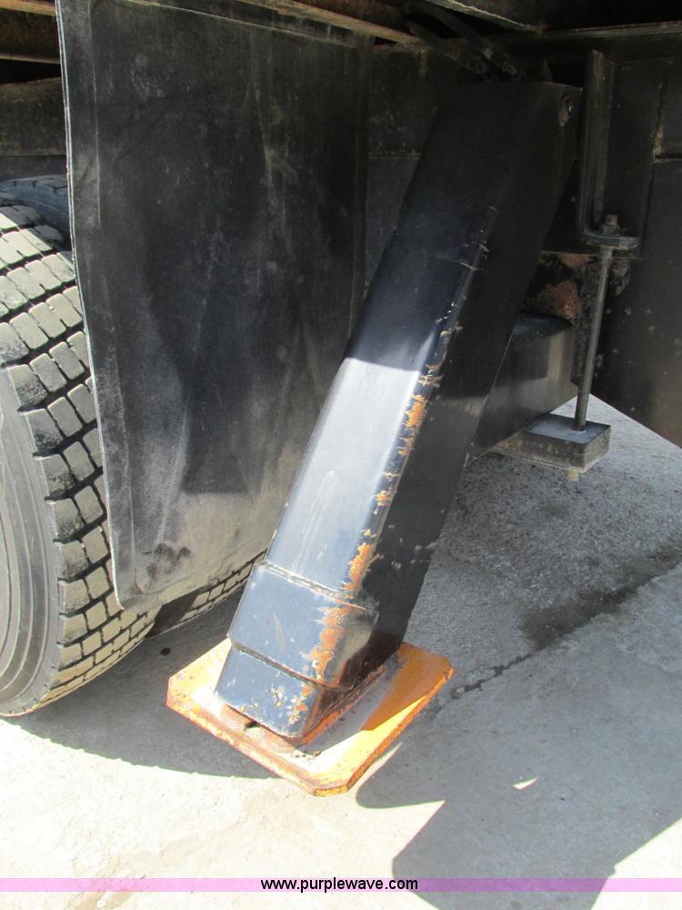 image for item B5799 1986 Mack DM686S crane truck