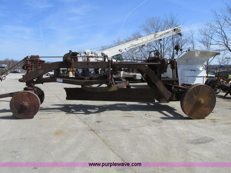 image for item B5800 Caterpillar 66 pull behind grader