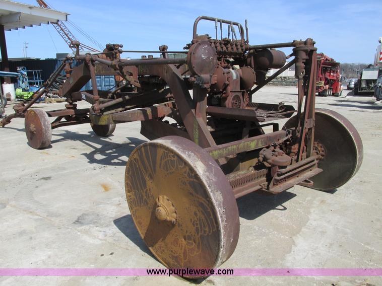 image for item B5800 Caterpillar 66 pull behind grader