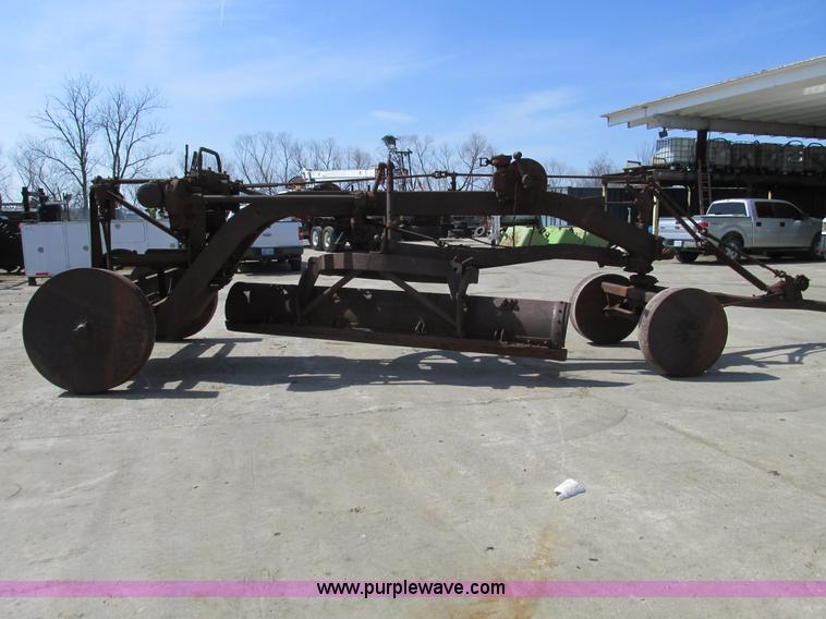 image for item B5800 Caterpillar 66 pull behind grader