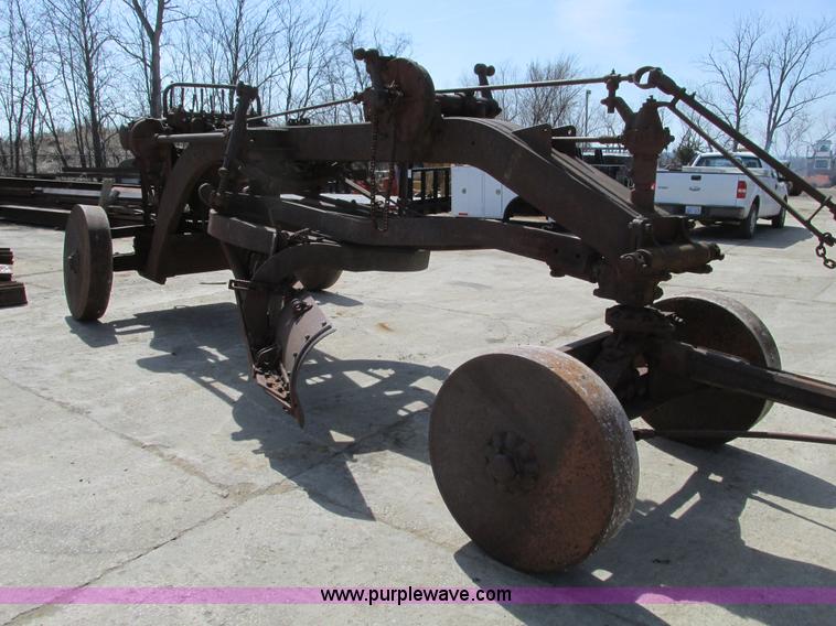 image for item B5800 Caterpillar 66 pull behind grader
