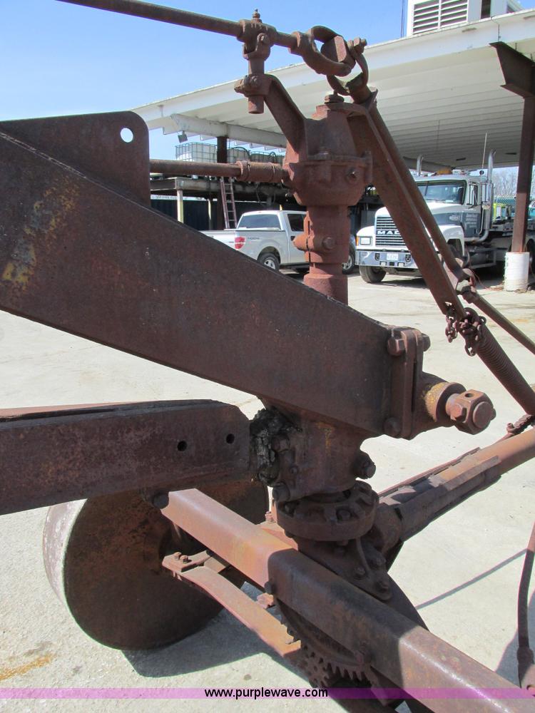 image for item B5800 Caterpillar 66 pull behind grader