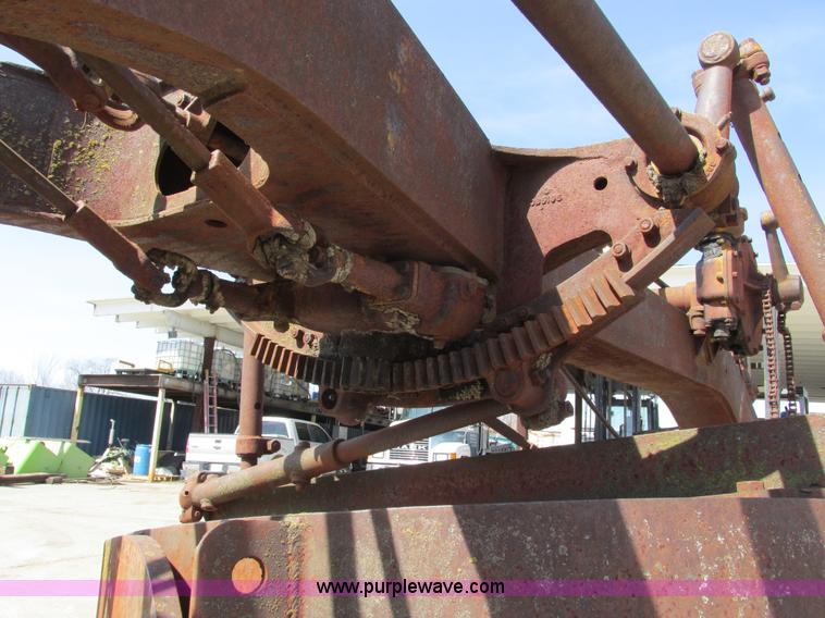 image for item B5800 Caterpillar 66 pull behind grader