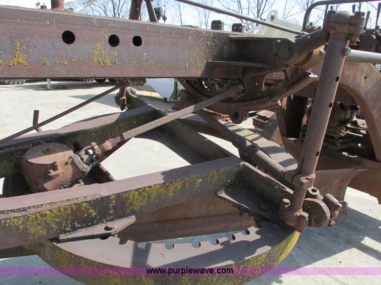 image for item B5800 Caterpillar 66 pull behind grader