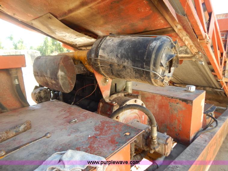 image for item B5874 Extec 5000 portable conveyor screen plant