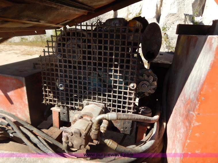 image for item B5874 Extec 5000 portable conveyor screen plant