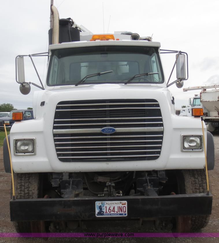 image for item B6855 1995 Ford L9000 Hi-Rail vacuum truck