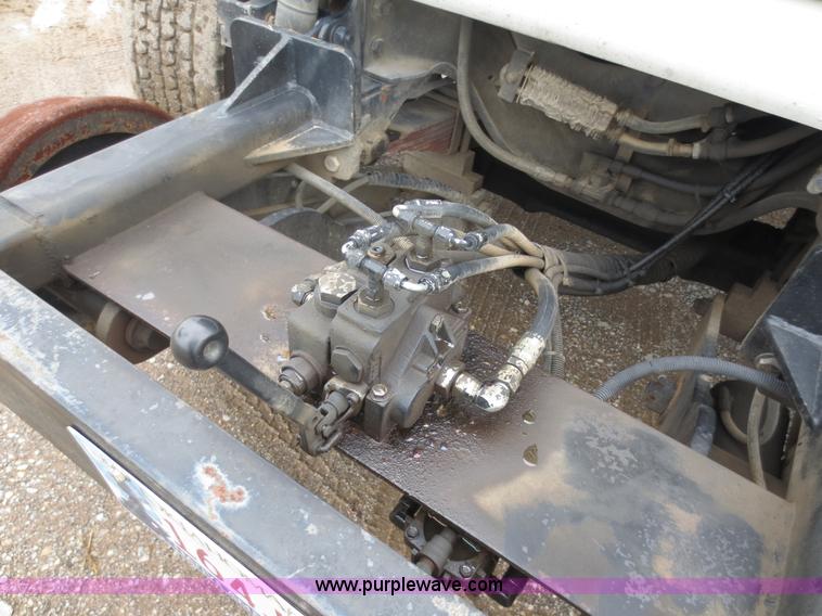 image for item B6855 1995 Ford L9000 Hi-Rail vacuum truck