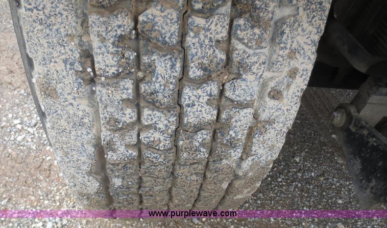 image for item B6855 1995 Ford L9000 Hi-Rail vacuum truck