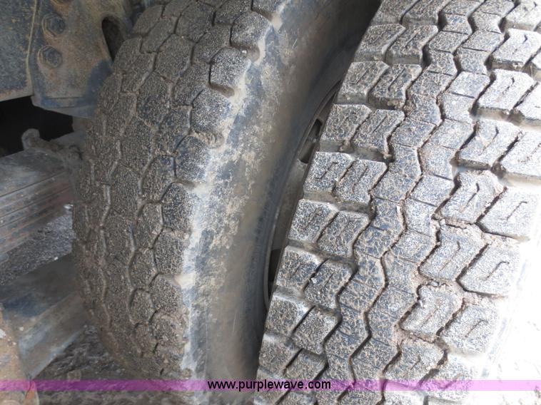 image for item B6855 1995 Ford L9000 Hi-Rail vacuum truck