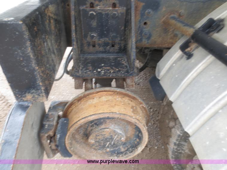 image for item B6855 1995 Ford L9000 Hi-Rail vacuum truck