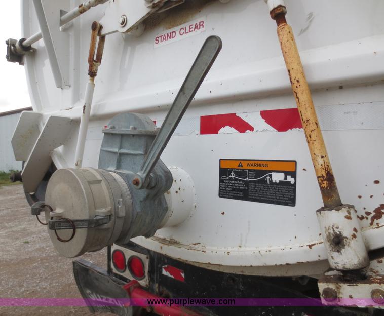 image for item B6855 1995 Ford L9000 Hi-Rail vacuum truck