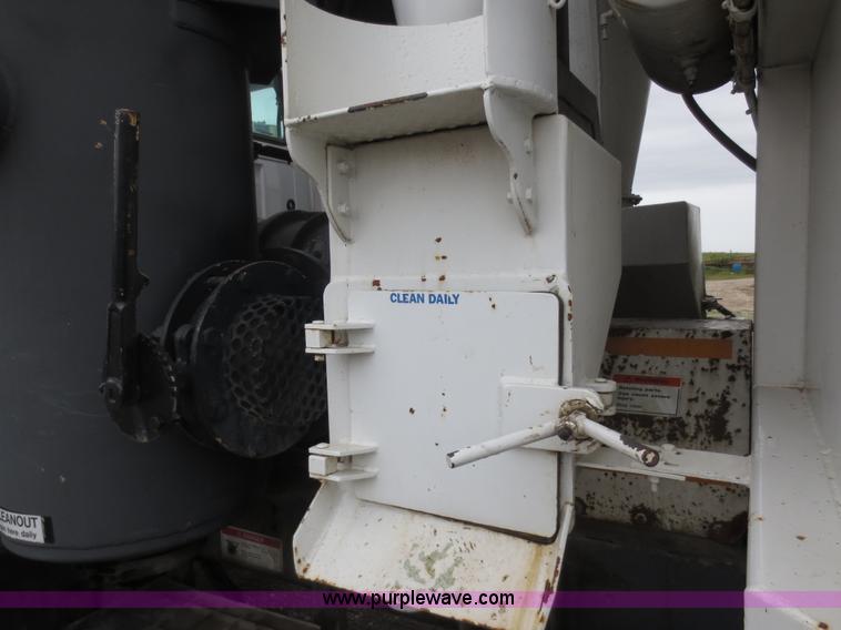 image for item B6855 1995 Ford L9000 Hi-Rail vacuum truck