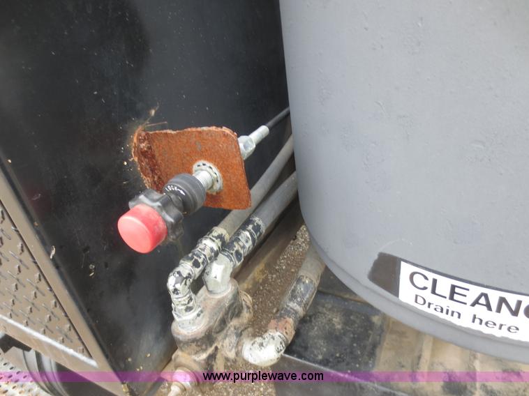 image for item B6855 1995 Ford L9000 Hi-Rail vacuum truck