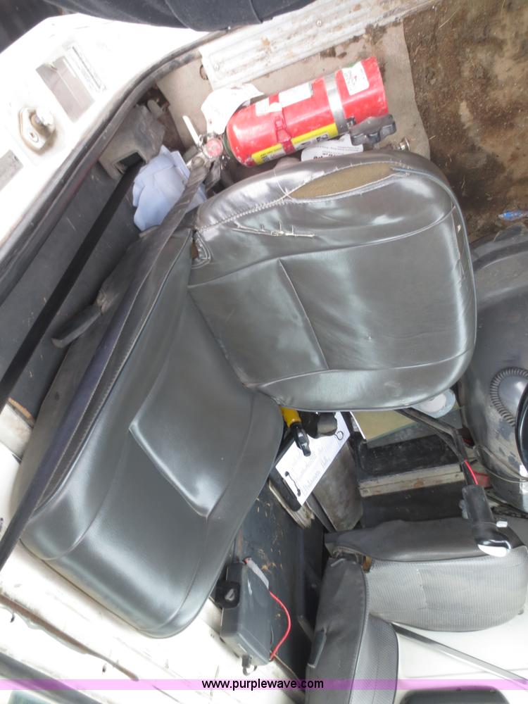 image for item B6855 1995 Ford L9000 Hi-Rail vacuum truck