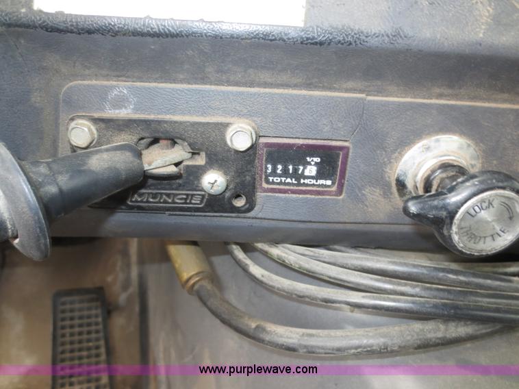 image for item B6855 1995 Ford L9000 Hi-Rail vacuum truck