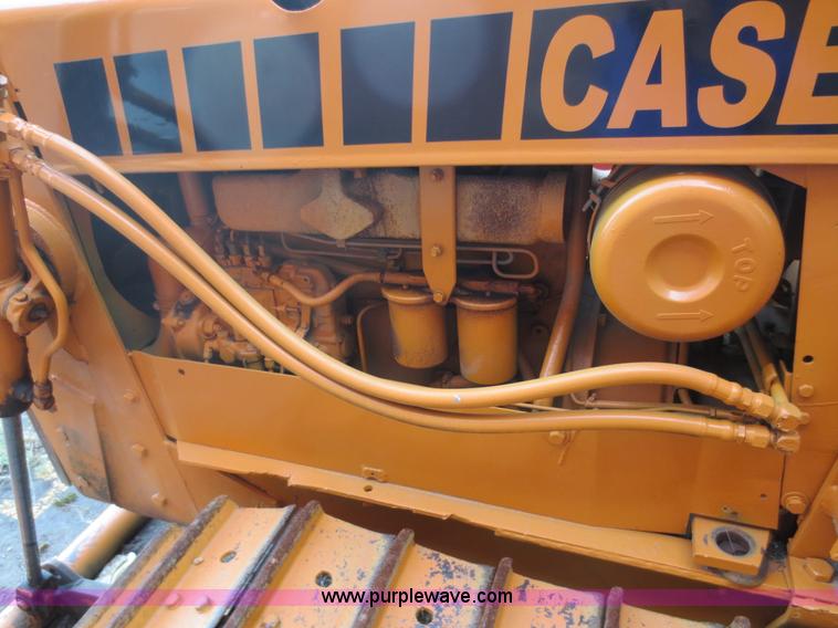 image for item D5914 1976 Case 475 track cable plow