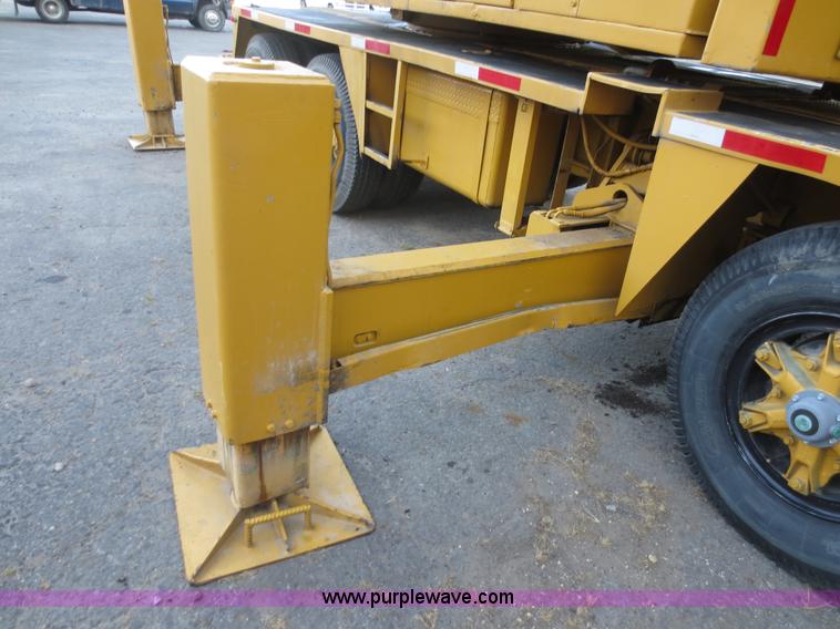 image for item D5922 1967 Bucyrus Erie 45C truck crane