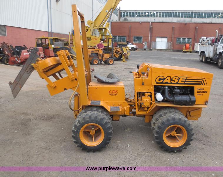 image for item D5926 1979 Case Maxi-Sneaker B articulated cable plow