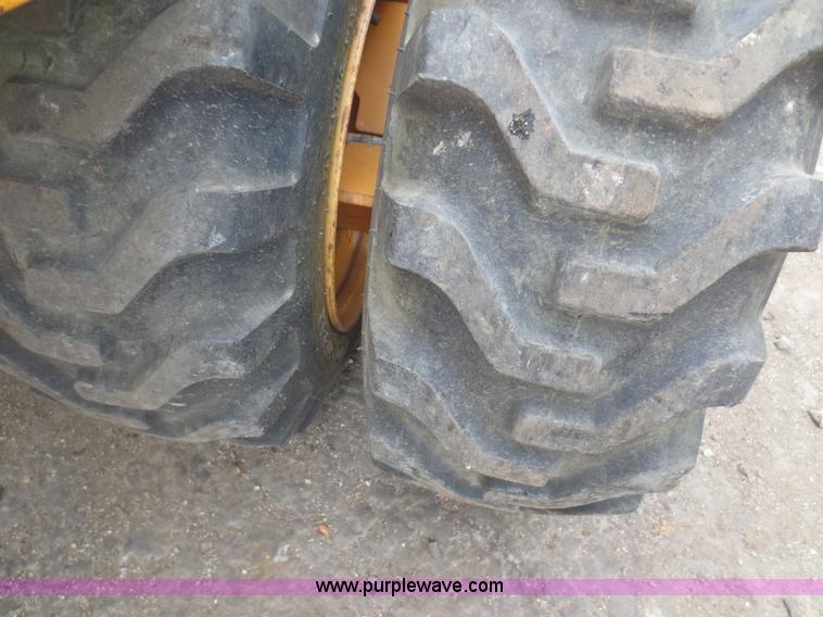 image for item D5926 1979 Case Maxi-Sneaker B articulated cable plow