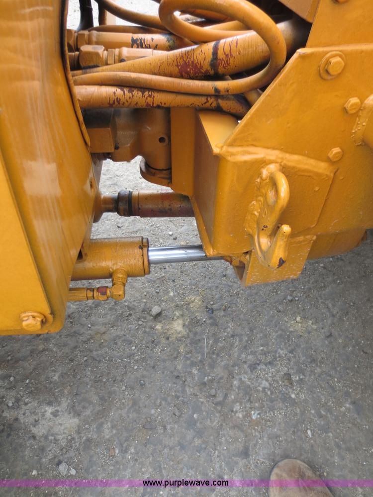 image for item D5926 1979 Case Maxi-Sneaker B articulated cable plow