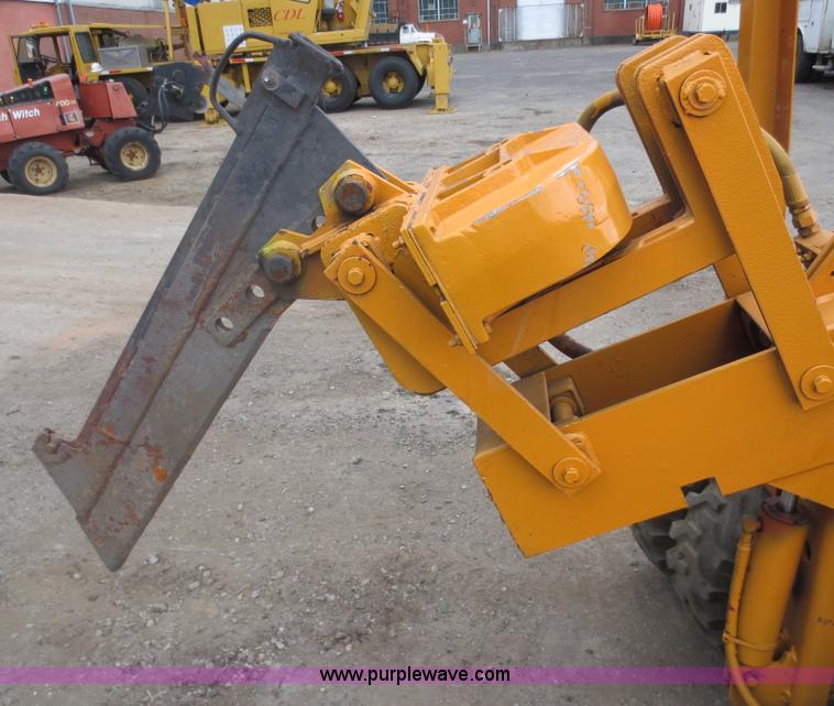 image for item D5926 1979 Case Maxi-Sneaker B articulated cable plow