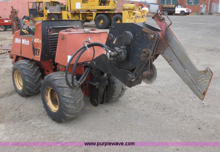 image for item D5927 Ditch Witch 400SXD cable plow