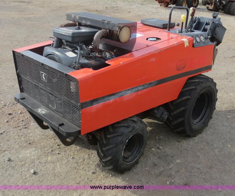 image for item D5929 2000 Ditch Witch 255SX cable plow