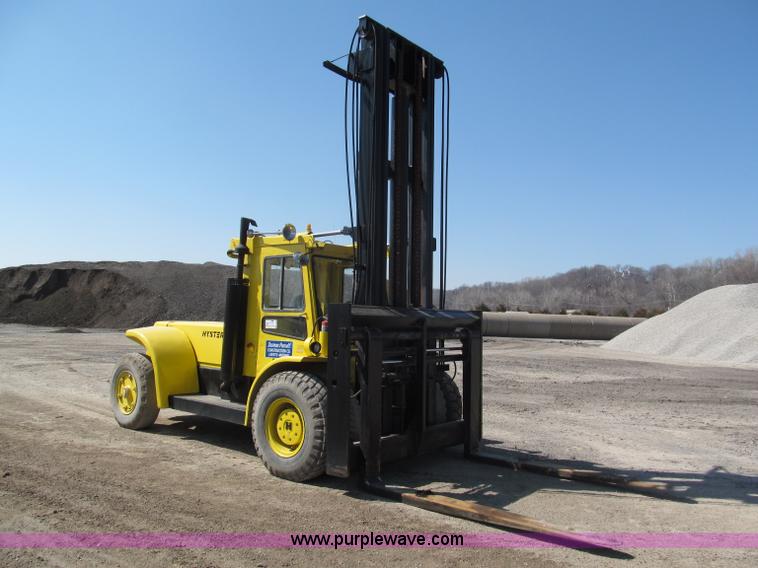 image for item E5964 Hyster H300B forklift