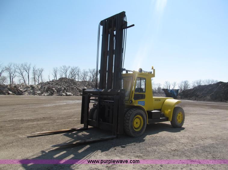 image for item E5964 Hyster H300B forklift