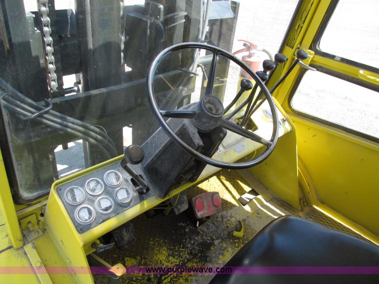 image for item E5964 Hyster H300B forklift