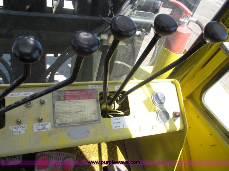 image for item E5964 Hyster H300B forklift