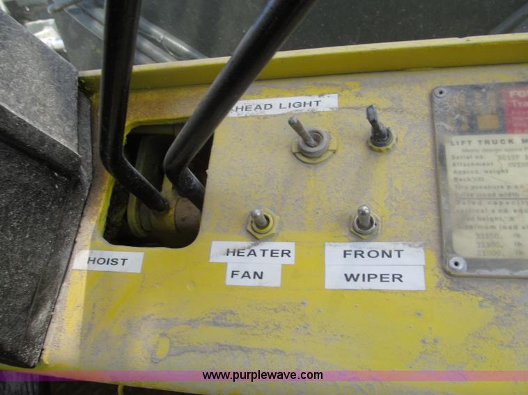 image for item E5964 Hyster H300B forklift