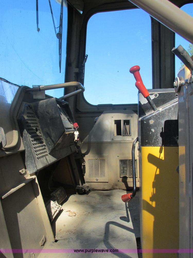 image for item E7404 John Deere 555G Series IV track loader