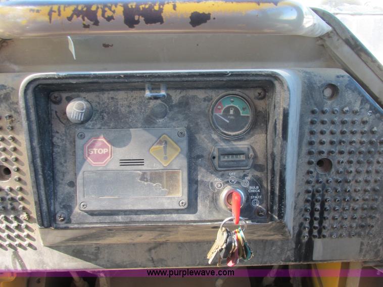 image for item E7404 John Deere 555G Series IV track loader