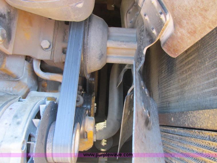 image for item E7404 John Deere 555G Series IV track loader