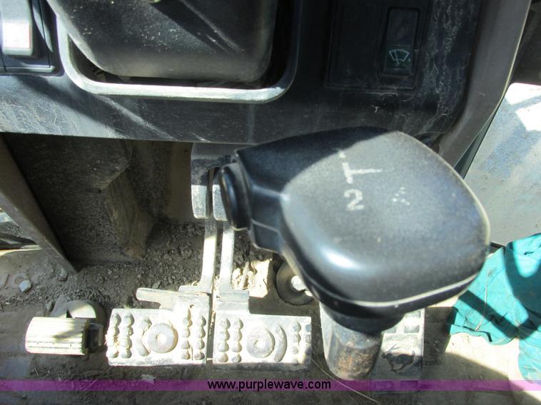 image for item E7405 1992 John Deere 310D backhoe