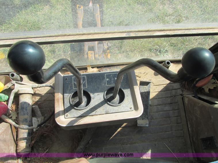 image for item E7405 1992 John Deere 310D backhoe